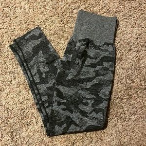 Black NVGTN leggings